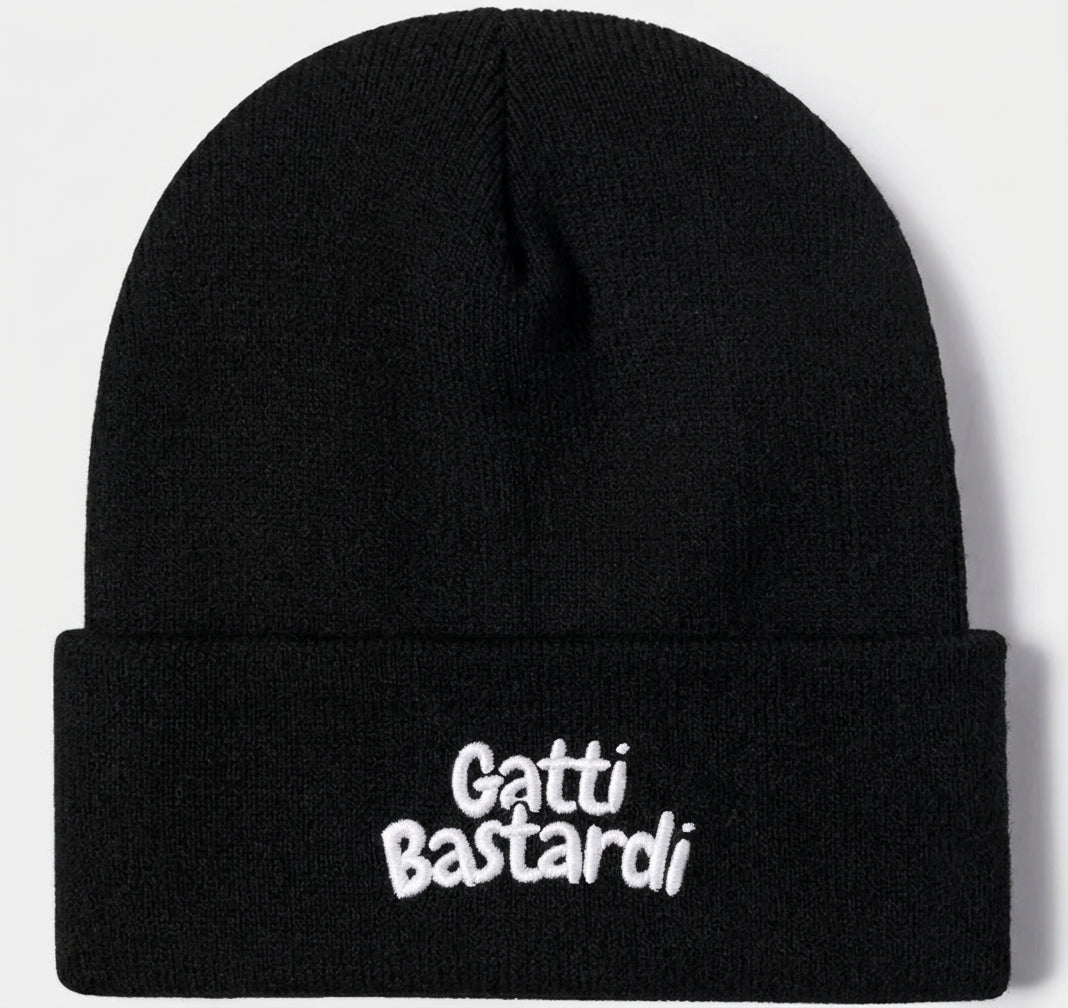 Berretto ricamato "PARLO SOLO CON I GATTI"